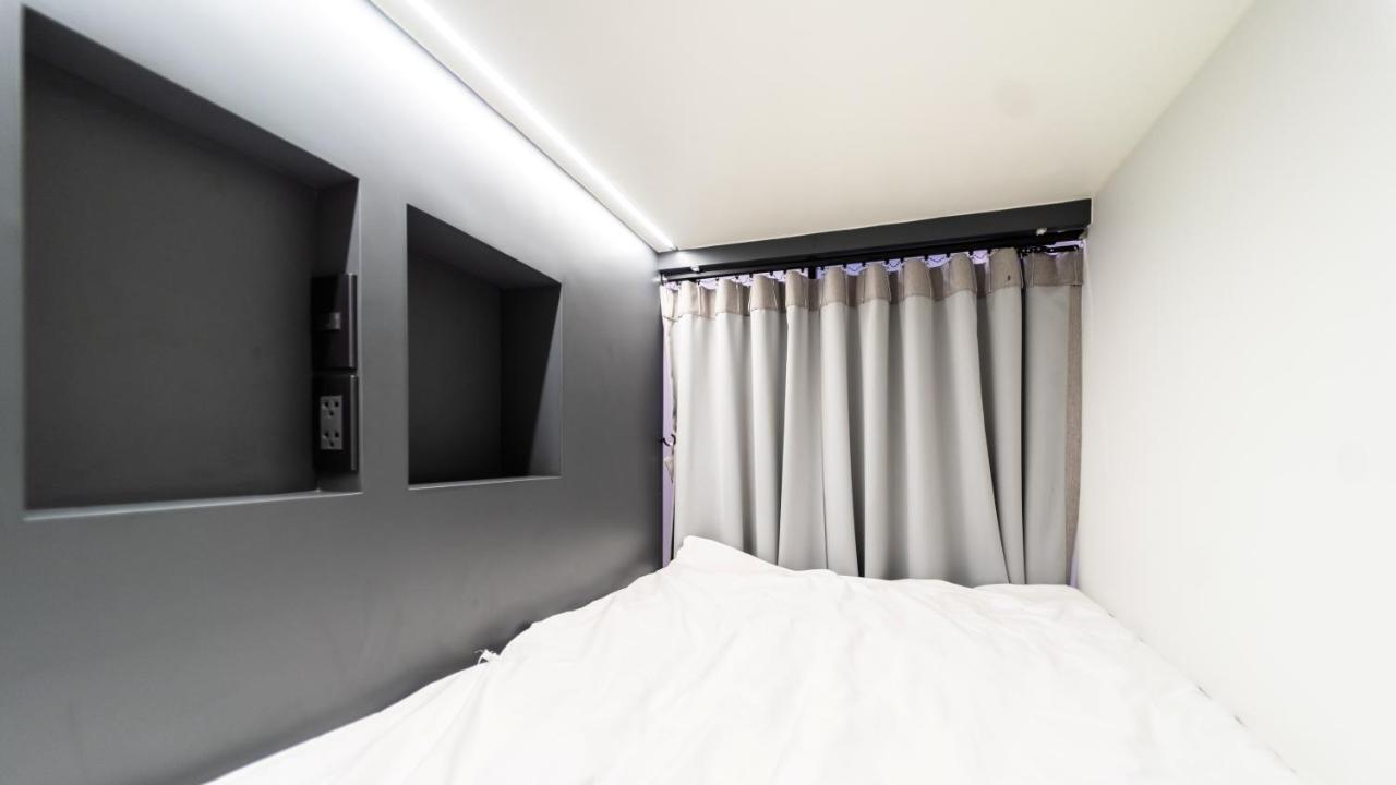 Pier 808 Hostel Bangkok Dış mekan fotoğraf