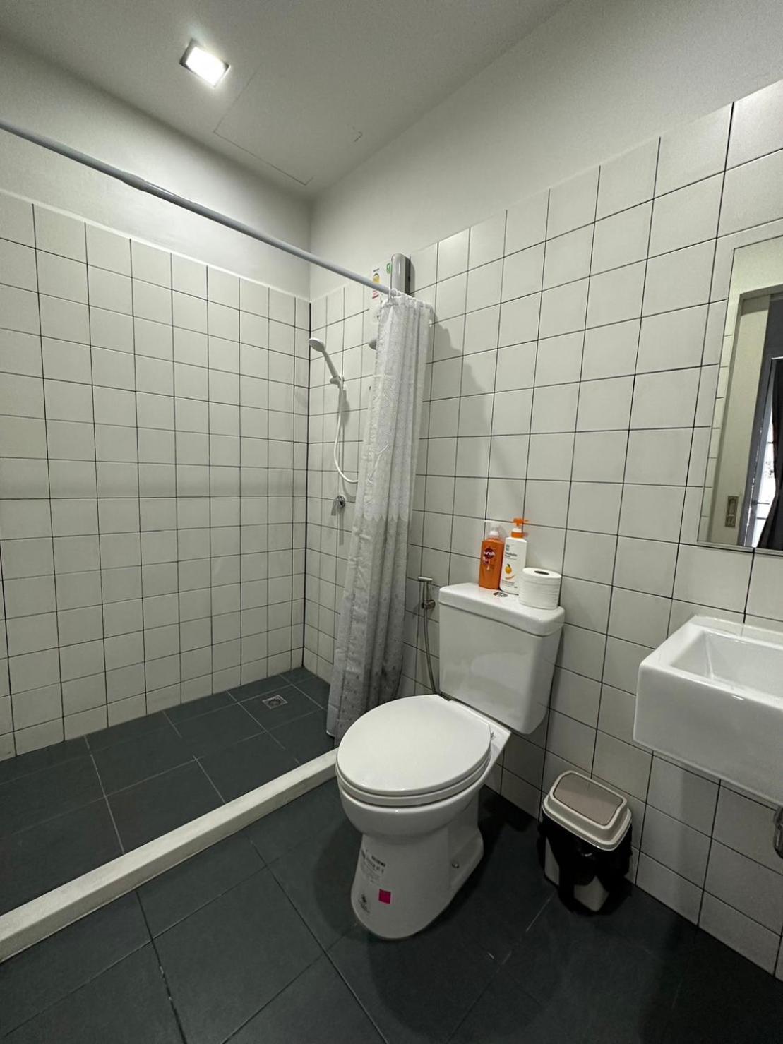 Pier 808 Hostel Bangkok Dış mekan fotoğraf